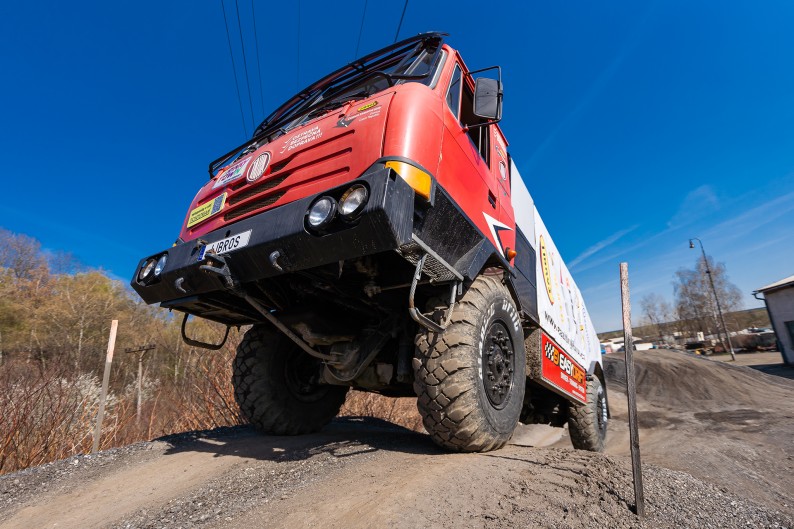 Adrenalinová jízda s Dakarským speciálem Tatra 815 4x4