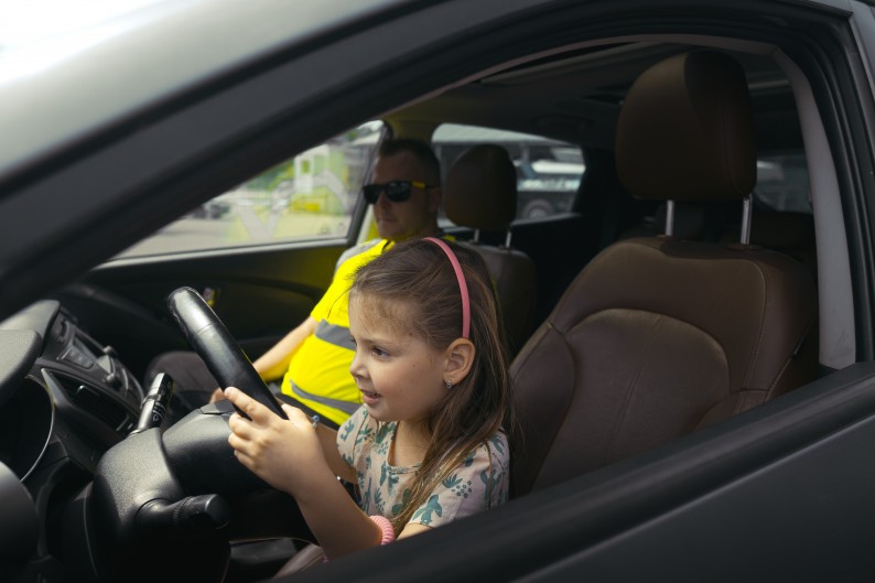 I-legalna szkoła jazdy dla przyszłych młodych kierowców