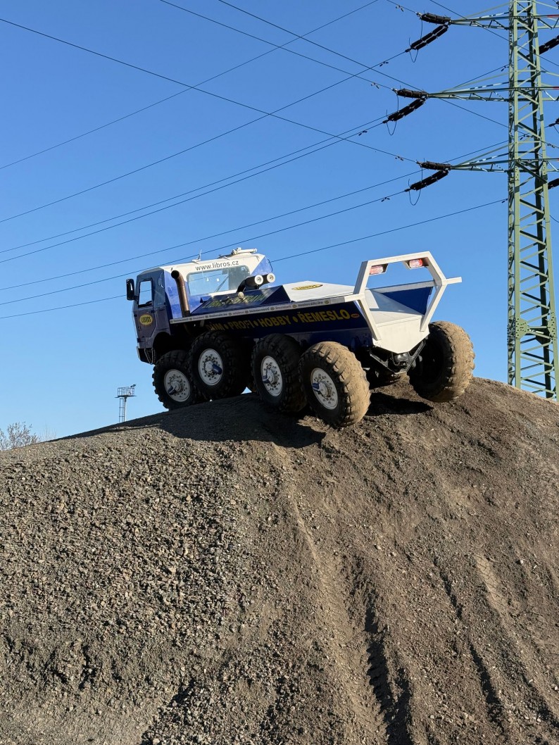 Jízda v terénním speciálu TATRA 813 8x8 Truck Trial