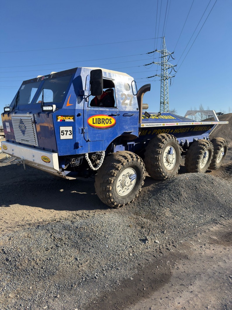 Jízda v terénním speciálu TATRA 813 8x8 Truck Trial