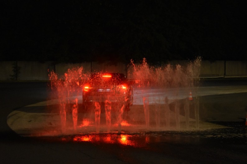 Noční škola smyku – zažijete, jaké to je mít auto pod kontrolou, když svět spí - 4h