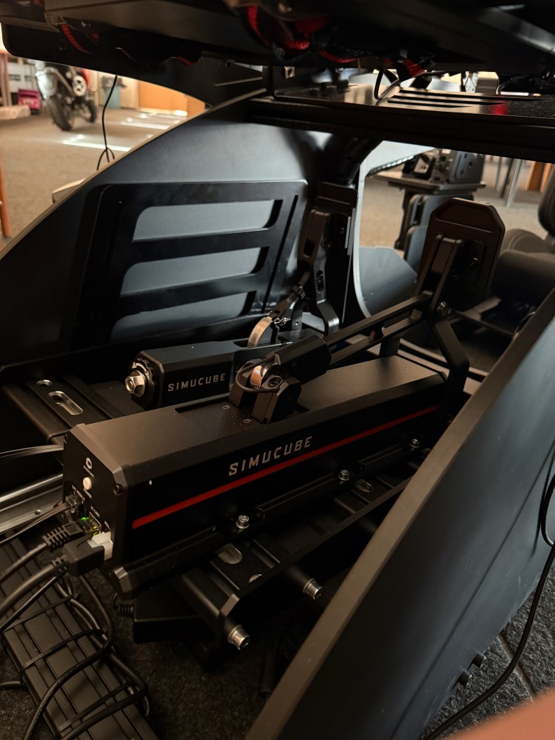 Přijďte si zajezdit na závodním simulátoru