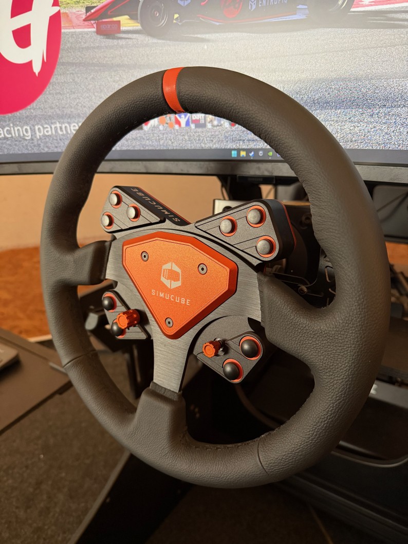 Přijďte si zajezdit na závodním simulátoru