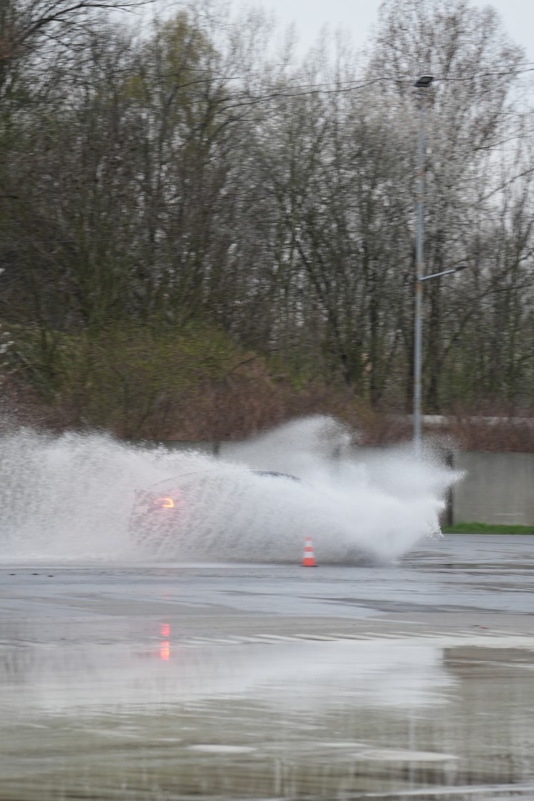Tesla - 4 hodinová Škola smyku a bezpečné jízdy